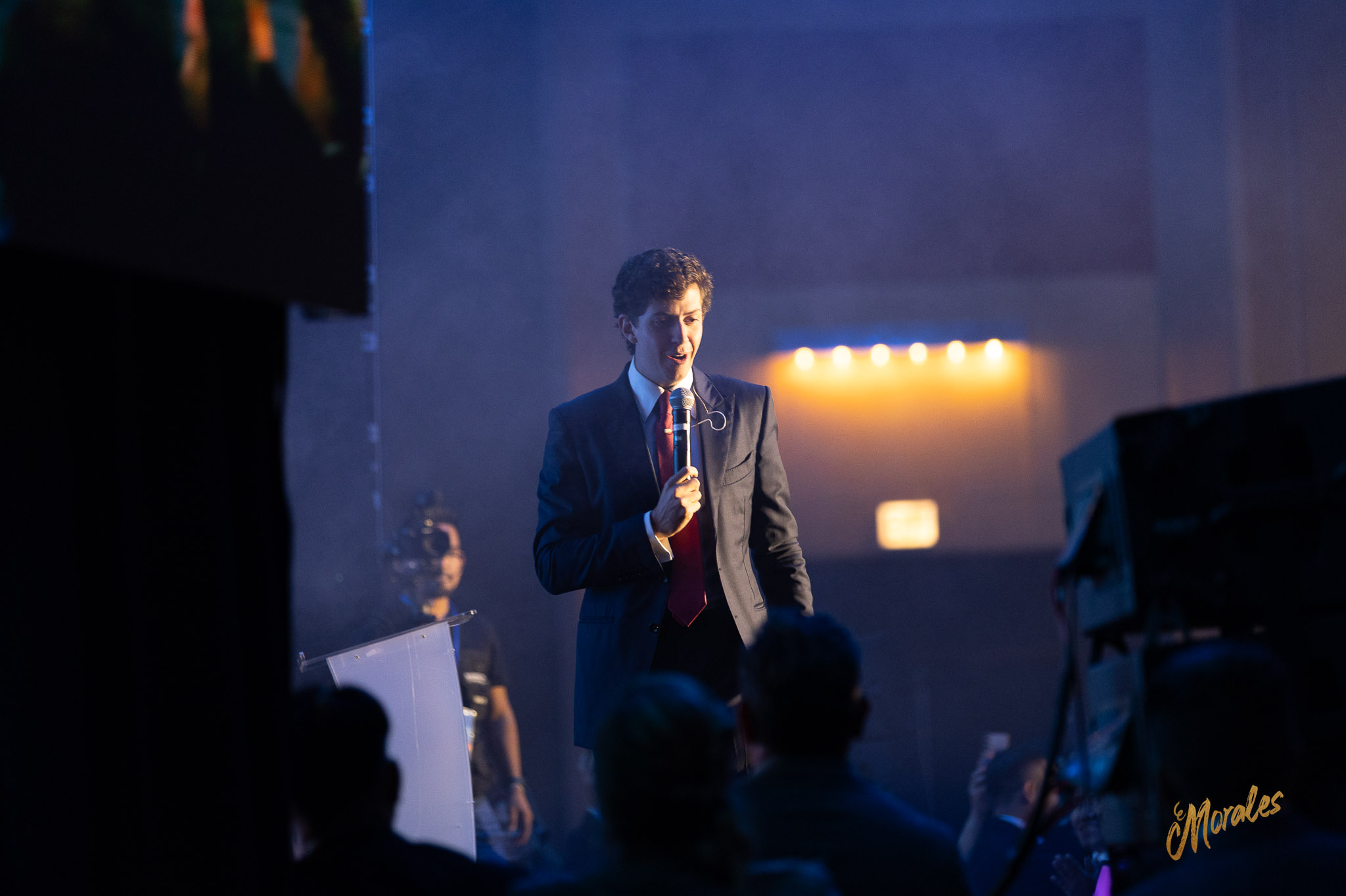 Pablo Chalakani presentando sus libros